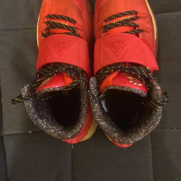 Kyrie 6 Trophies